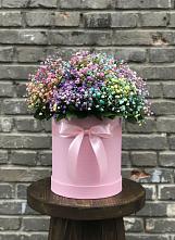 Цветочная композиция из Гипсофила и Розы в шляпной коробке в Дровяной