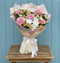 Букет цветов из:  Гвоздики, Орхидеи и Розы #REPLACE_PRED# Дровяной