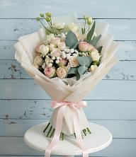 Букет цветов из:  Розы и Лизиантусы в Дровяной