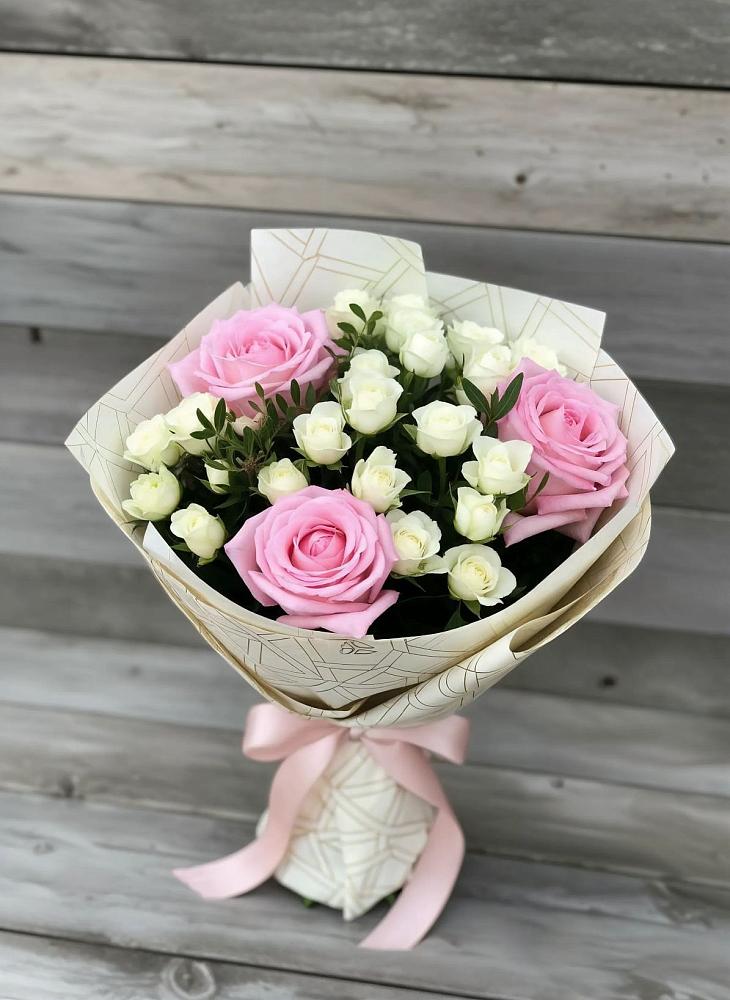 Букет цветов из: Розы в Дровяной