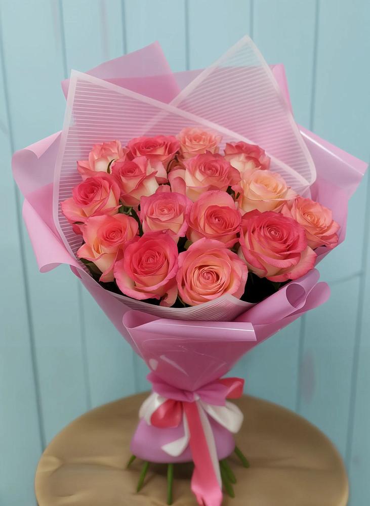 Букет 15 Розовых роз Равель в Дровяной