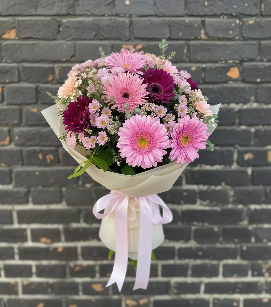 Букет цветов из: Герберы и Хризантемы в Дровяной