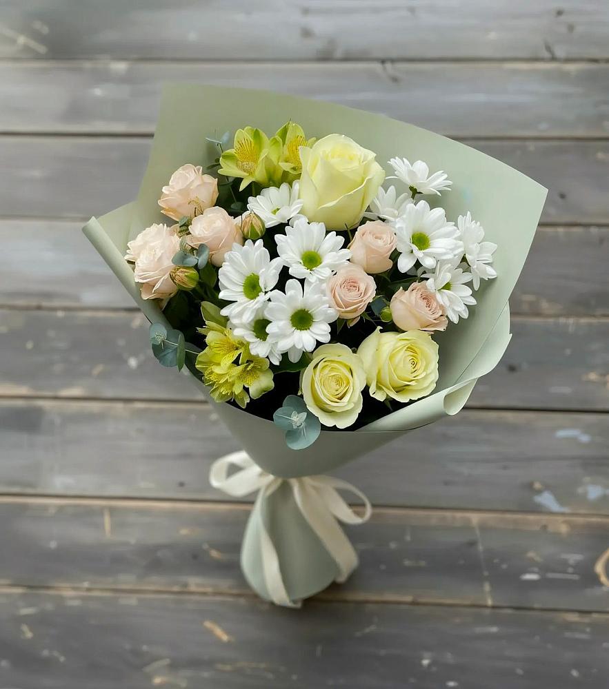 Букет цветов из: Альстромерии, Розы и Хризантемы в Дровяной