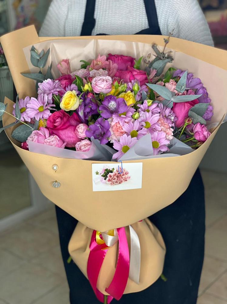 Букет цветов из: Хризантемы, Гвоздики и Альстромерии в Дровяной