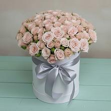 Цветочная композиция из Розы в шляпной коробке в Дровяной