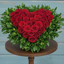 Цветочная композиция из Розы в виде сердца #REPLACE_PRED# Дровяной