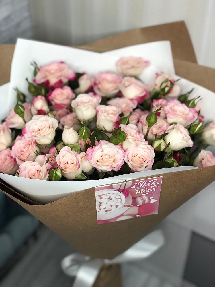 Букет цветов из: Розы в Дровяной