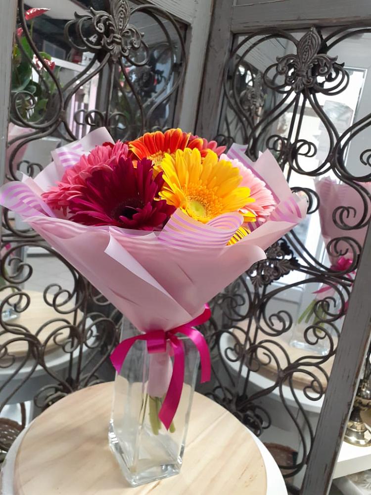 Букет цветов из: Герберы в Дровяной