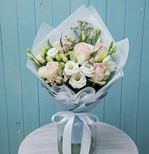 Букет цветов из:  Розы и Лизиантусы в Дровяной