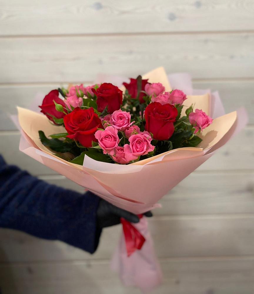 Букет цветов из: Розы в Дровяной