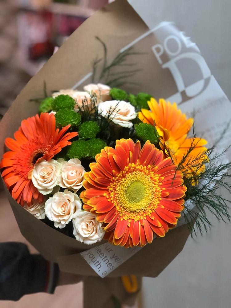 Букет цветов из: Герберы, Хризантемы и Розы в Дровяной
