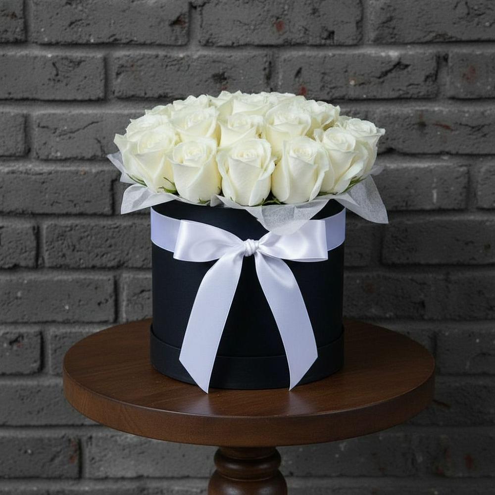 Цветочная композиция из Розы в шляпной коробке в Дровяной