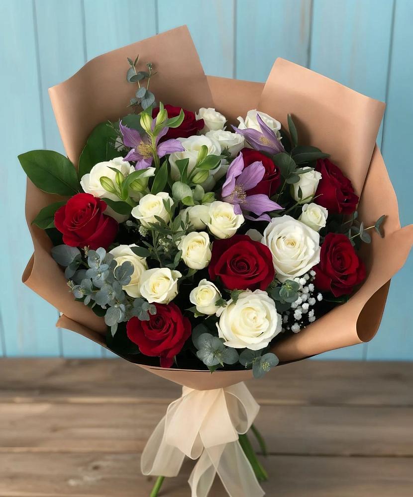 Букет цветов из: Розы и Альстромерии в Дровяной