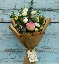 Букет цветов из:  Розы и Лизиантусы #REPLACE_PRED# Дровяной