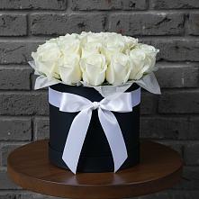 Цветочная композиция из Розы в шляпной коробке в Дровяной